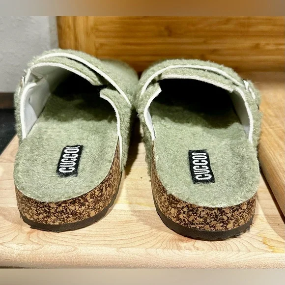CUCCOO Fuzzy Olive Green Boston Clog Size 7 - Picture 10 of 12